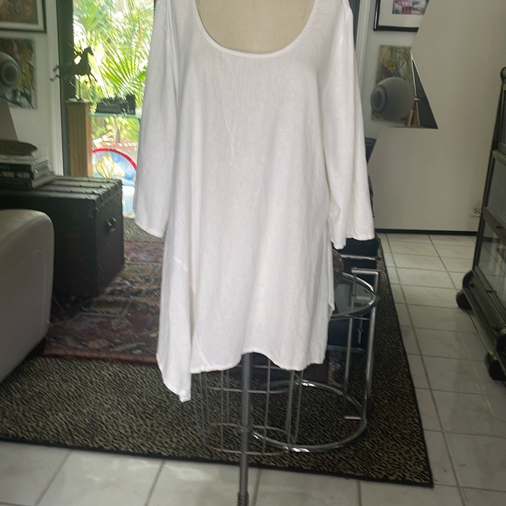 Jones New York White Asymmetrical Tunic